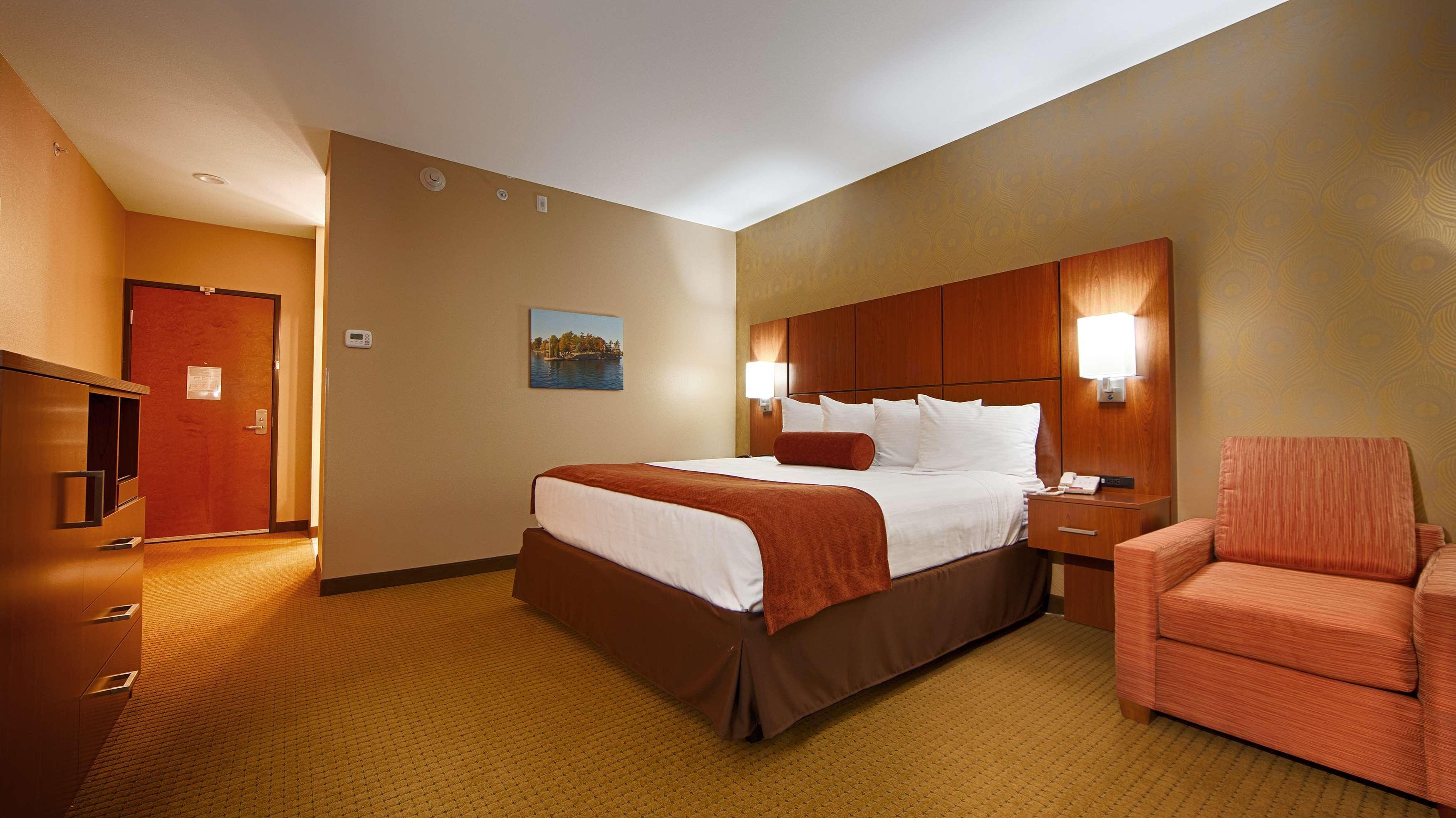 Best Western Plus Finger Lakes Inn & Suites Cortland Exterior foto