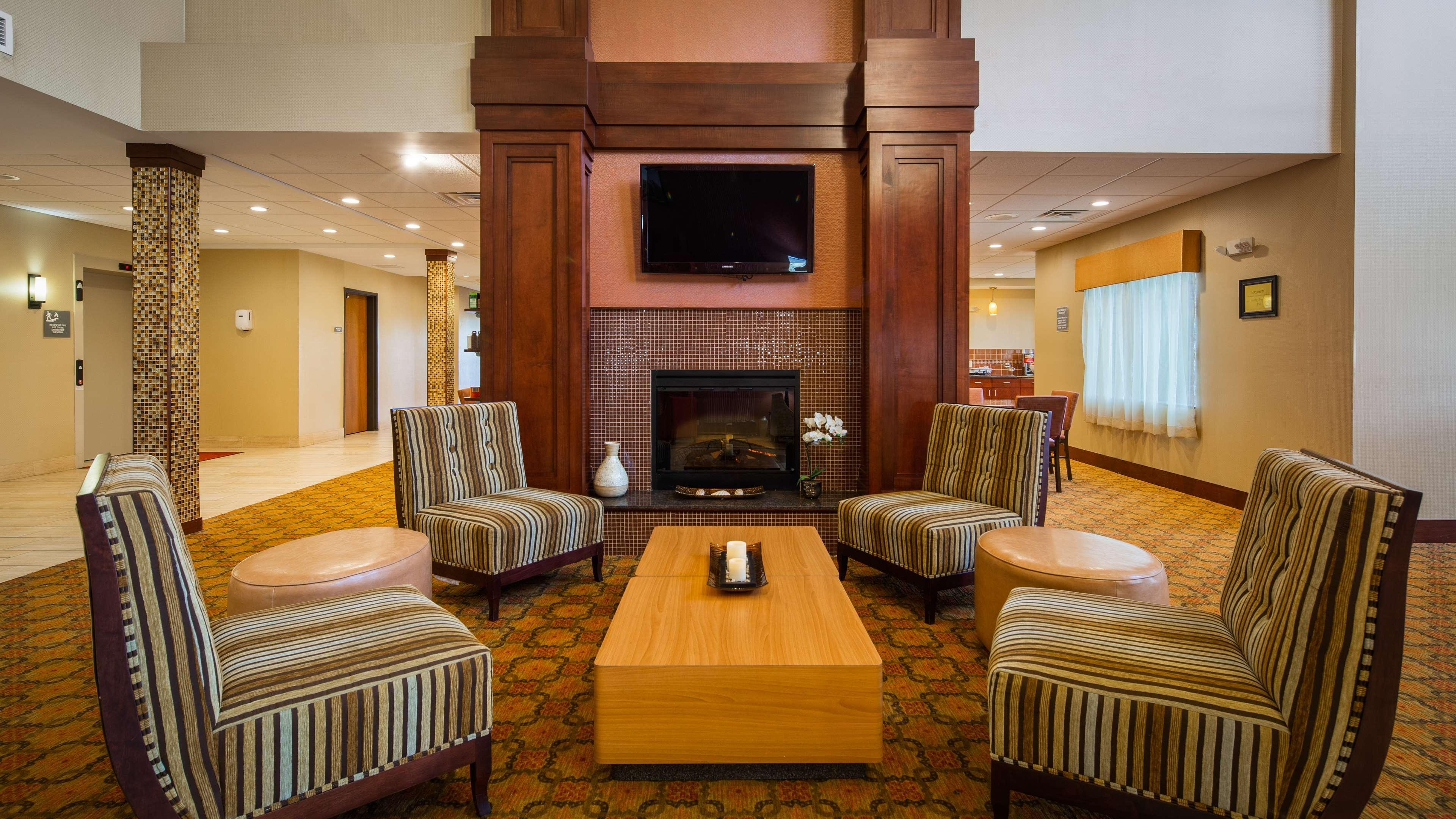 Best Western Plus Finger Lakes Inn & Suites Cortland Exterior foto