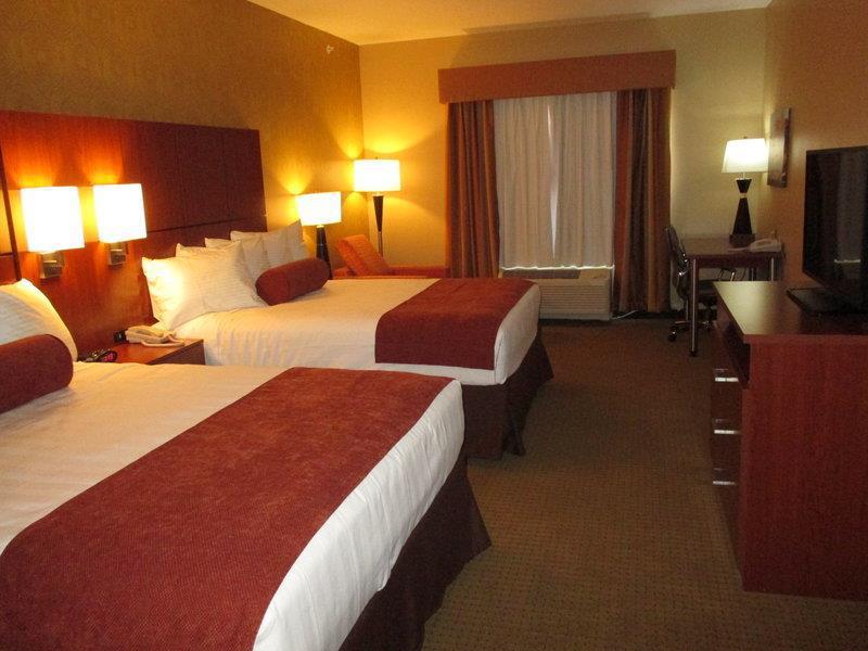 Best Western Plus Finger Lakes Inn & Suites Cortland Quarto foto